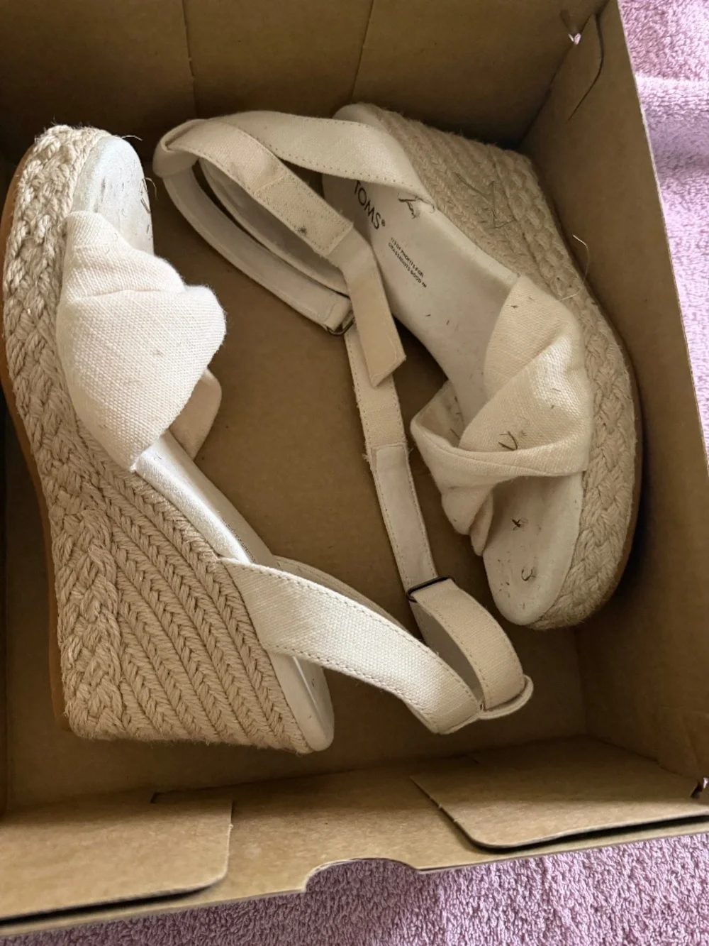 Toms Wedge size 7